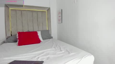 Julian online show from October 10, 2025, 7:24 pm