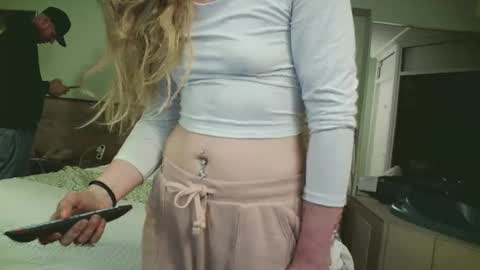 laquail online show from April 28, 2026, 7:24 am