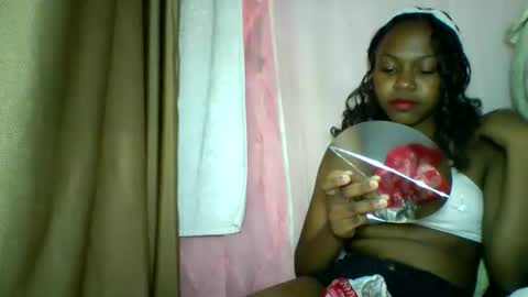 Snapshot of lara_belle chatting on May 7, 2026, 7:03 am lara_belle online show from May 7, 2026, 7:03 am