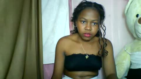 Snapshot of lara_belle chatting on May 11, 2026, 2:45 pm lara_belle online show from May 11, 2026, 2:45 pm