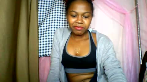Snapshot of lara_belle chatting on June 11, 2026, 5:55 pm lara_belle online show from June 11, 2026, 5:55 pm