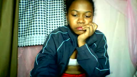 Snapshot of lara_belle chatting on June 12, 2026, 7:24 pm lara_belle online show from June 12, 2026, 7:24 pm