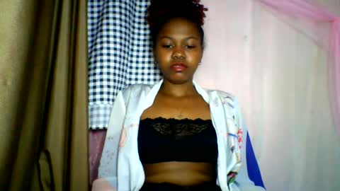 lara_belle online show from June 17, 2026, 9:49 pm