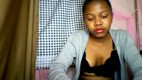lara_belle online show from June 23, 2026, 5:33 pm