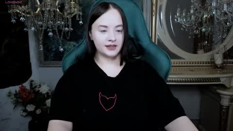 Snapshot of lara_benson_ chatting on November 29, 2025, 10:51 am lara_benson_ online show from November 29, 2025, 10:51 am