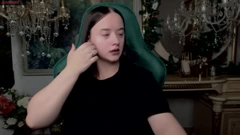 Snapshot of lara_benson_ chatting on December 2, 2025, 11:15 am lara_benson_ online show from December 2, 2025, 11:15 am