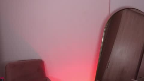 Snapshot of lara_bombshelll chatting on June 25, 2026, 10:25 pm Lara online show from June 25, 2026, 10:25 pm