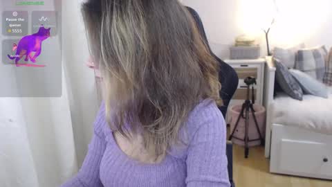 Lara online show from December 18, 2025, 5:52 pm