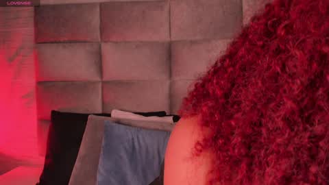 Lara  online show from February 6, 2025, 5:25 am
