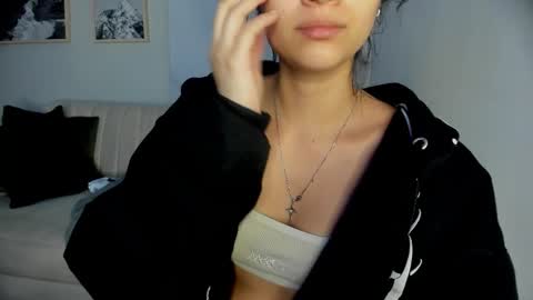 Lara Madisson online show from November 3, 2025, 5:20 am