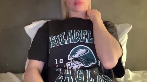 Snapshot of lara_neon chatting on February 24, 2025, 6:04 pm Lara Neon online show from February 24, 2025, 6:04 pm