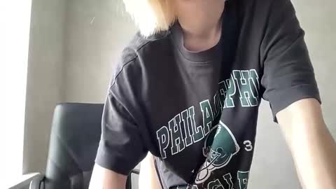 Snapshot of lara_neon chatting on February 25, 2025, 9:53 am Lara Neon online show from February 25, 2025, 9:53 am