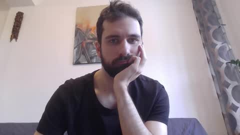 laraaan online show from January 9, 2026, 11:02 am