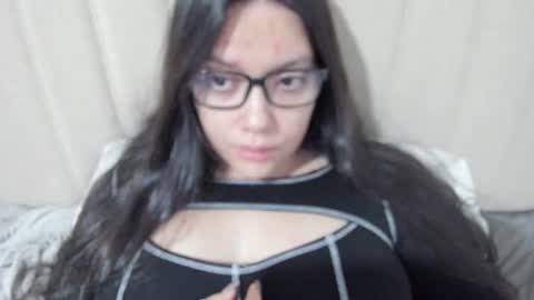 Snapshot of laracamille chatting on February 12, 2025, 4:54 am lara online show from February 12, 2025, 4:54 am