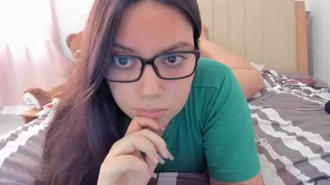 Snapshot of laracamille chatting on March 3, 2025, 9:15 pm lara online show from March 3, 2025, 9:15 pm