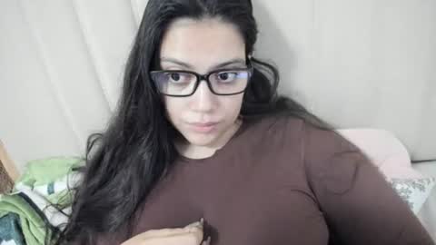 Snapshot of laracamille chatting on October 4, 2025, 1:36 am lara online show from October 4, 2025, 1:36 am