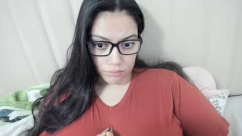 Snapshot of laracamille chatting on October 7, 2025, 10:45 am lara online show from October 7, 2025, 10:45 am