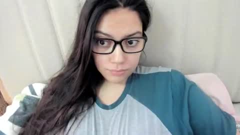 Snapshot of laracamille chatting on October 13, 2025, 12:38 pm lara online show from October 13, 2025, 12:38 pm