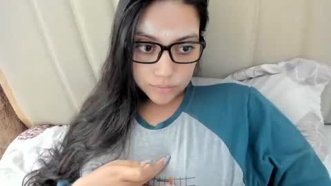 Snapshot of laracamille chatting on November 7, 2025, 6:41 pm lara online show from November 7, 2025, 6:41 pm