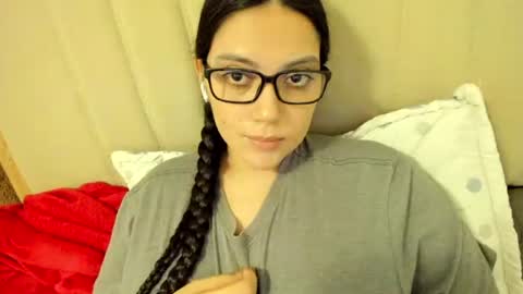 Snapshot of laracamille chatting on May 17, 2026, 11:23 pm lara online show from May 17, 2026, 11:23 pm