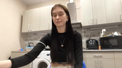 lara online show from March 27, 2026, 7:02 pm