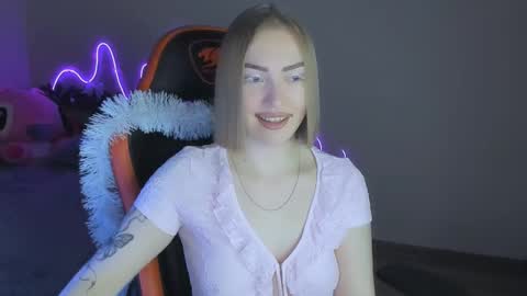 LaraKrein lk online show from December 15, 2025, 4:00 pm