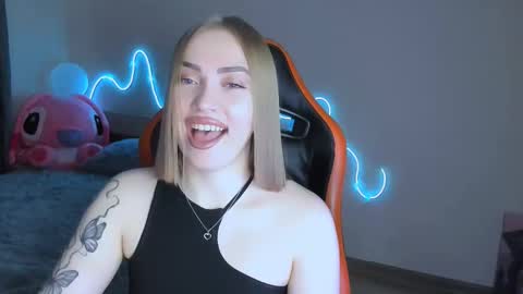 Snapshot of larakrein_lk chatting on February 23, 2026, 1:30 pm LaraKrein lk online show from February 23, 2026, 1:30 pm