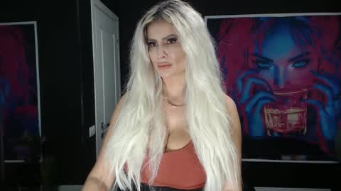 laras_moans online show from November 13, 2025, 9:30 am