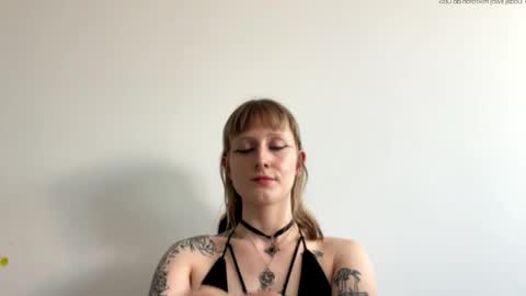 Lara online show from May 21, 2026, 3:52 pm