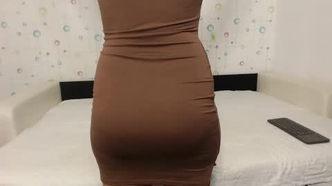 Snapshot of larataylorrr chatting on October 9, 2025, 6:00 am larataylorrr online show from October 9, 2025, 6:00 am