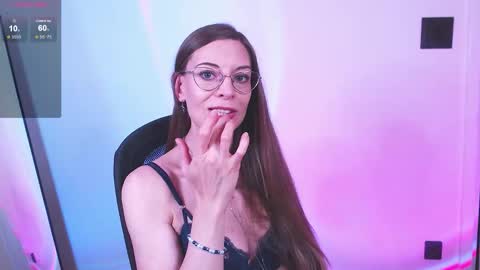 Snapshot of larawinters chatting on November 3, 2025, 9:05 pm larawinters online show from November 3, 2025, 9:05 pm