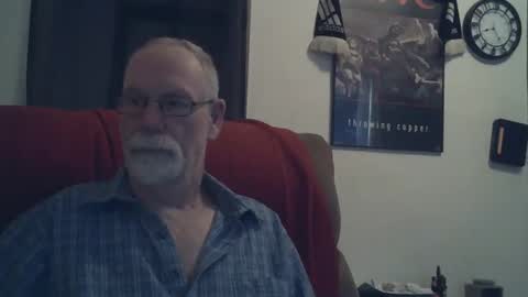 Snapshot of larbie chatting on January 1, 2025, 12:21 am Larbie online show from January 1, 2025, 12:21 am