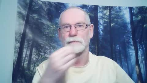 Snapshot of larbie chatting on January 3, 2025, 11:23 pm Larbie online show from January 3, 2025, 11:23 pm