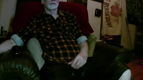 Snapshot of larbie chatting on October 25, 2025, 9:20 pm Larbie online show from October 25, 2025, 9:20 pm