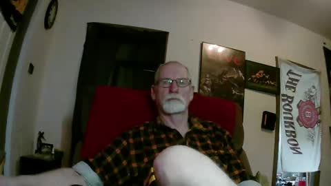 Snapshot of larbie chatting on November 1, 2025, 2:24 am Larbie online show from November 1, 2025, 2:24 am