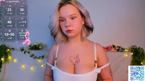 Snapshot of large_ocean chatting on November 7, 2025, 10:43 pm Rose online show from November 7, 2025, 10:43 pm