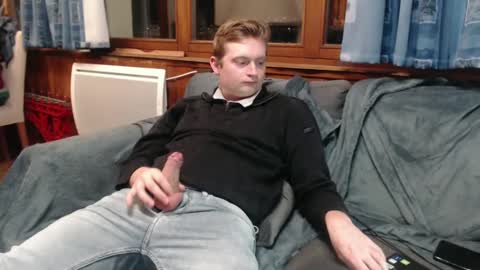 Snapshot of largebit17 chatting on January 6, 2025, 6:31 pm largebit17 online show from January 6, 2025, 6:31 pm