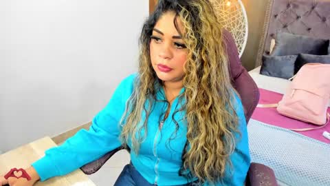 Snapshot of laris_park chatting on January 12, 2025, 11:15 pm laris_park online show from January 12, 2025, 11:15 pm