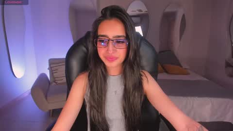 Larisa Smirnov online show from October 10, 2025, 3:38 am