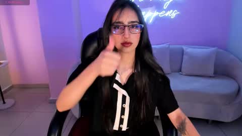 Larisa Smirnov online show from October 14, 2025, 3:40 am