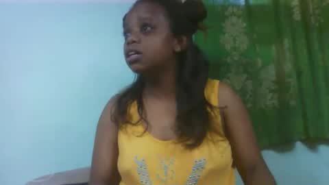 larissa645771 online show from December 18, 2025, 12:00 pm