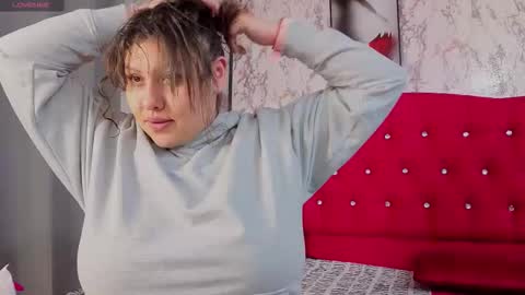 larissa_antonella online show from November 28, 2025, 3:53 am