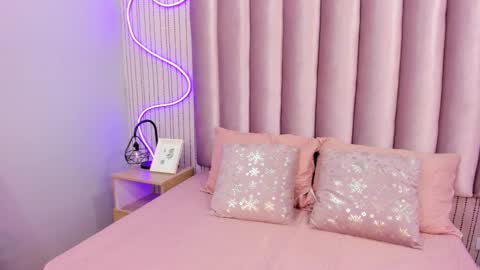 Snapshot of larissaevans chatting on October 20, 2025, 2:06 pm Valentina online show from October 20, 2025, 2:06 pm