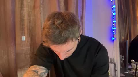 larsskeet online show from November 25, 2025, 2:39 pm