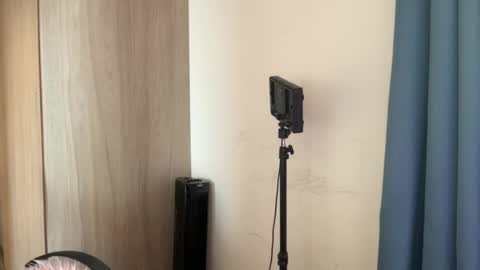 Snapshot of larsskeet chatting on July 13, 2026, 5:49 pm larsskeet online show from July 13, 2026, 5:49 pm