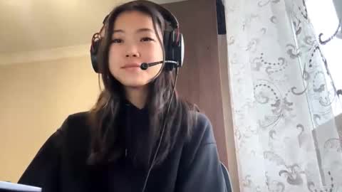 Snapshot of lashaundapolack chatting on December 22, 2025, 9:28 am Yu online show from December 22, 2025, 9:28 am