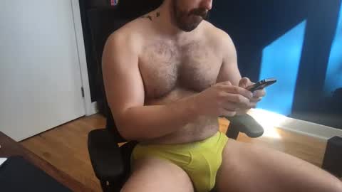 Snapshot of latenightlunch chatting on February 24, 2026, 3:54 pm Latenightlunch online show from February 24, 2026, 3:54 pm