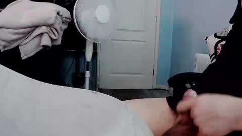 Snapshot of latexchris77 chatting on June 27, 2026, 12:44 pm latexchris77 online show from June 27, 2026, 12:44 pm