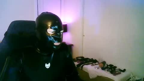 Snapshot of latexminheadroom chatting on September 10, 2025, 2:33 am latexminheadroom online show from September 10, 2025, 2:33 am