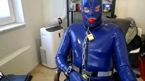 latexslaafboy online show from October 16, 2025, 7:09 am